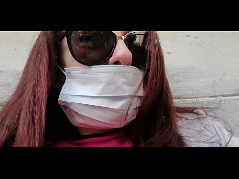 ❤️ Nicoletta se vinga de seu vizinho e faz xixi em sua garagem (Especial Covid19 Quarentena Italiana) Porno doméstico em nós ﹏